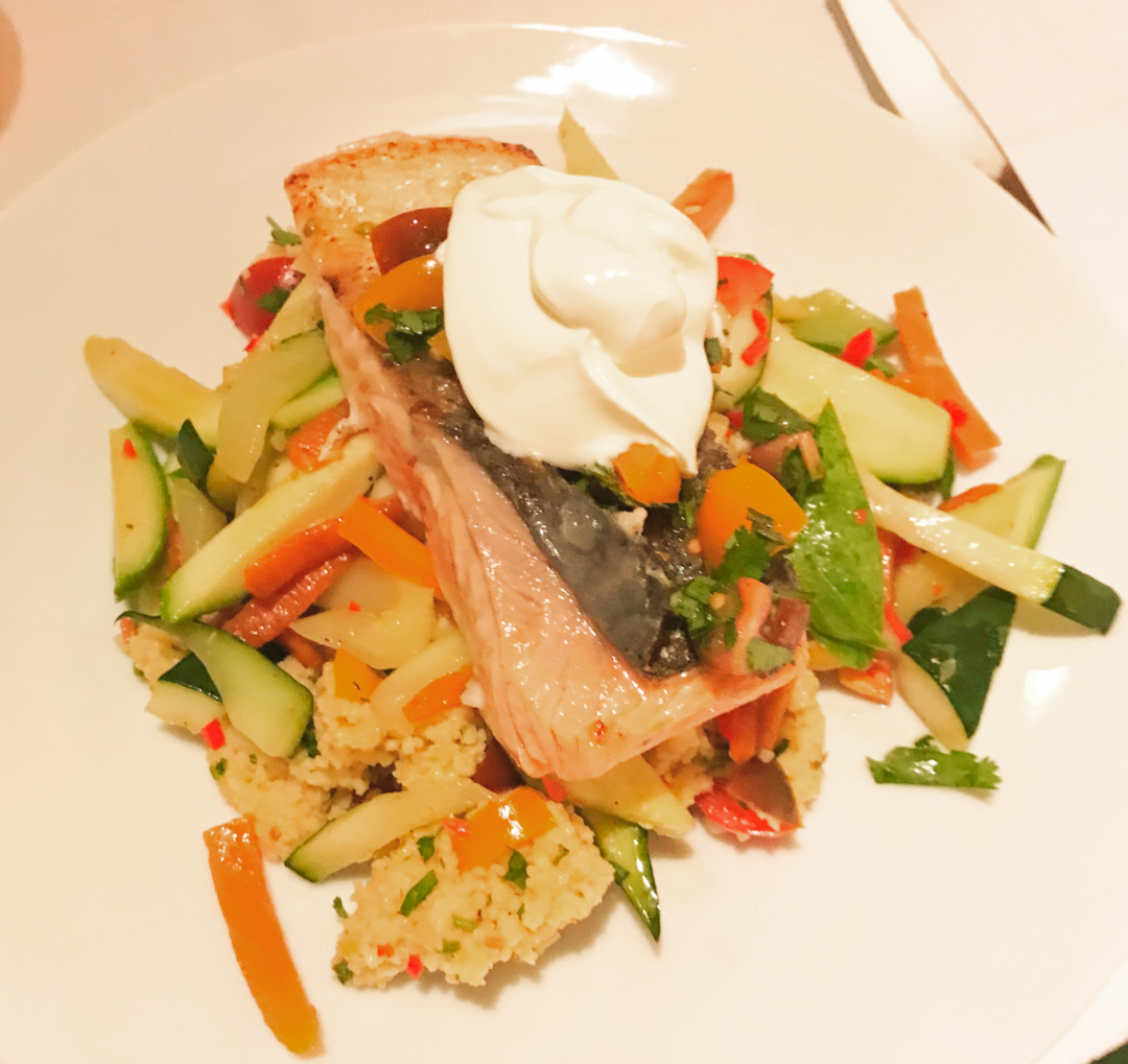Gebratener Lachs auf Coucous